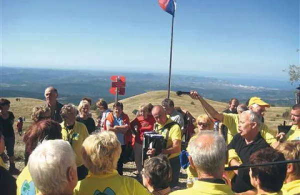 Pesem vrh Slavnika