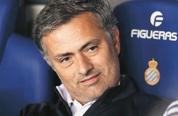 Trener španskega nogometnega velikana Reala iz Madrida Jose Mourinho na naslednjih dveh tekmah ne bo vodil svoje ekipe