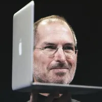 Jobs z najtanjšim računalnikom na svetu MacBook Air