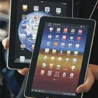 Informacijska tehnologija, ki mogoča dostop do interneta tako rekoč v vsakem trenutku, je del vsakdana pomembnega dela volilcev. Bodo stranke znale to izkoristiti?  