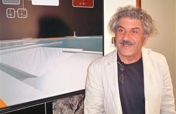 Giovanni Fraziano: “Gre za italijanski problem. Oblast in znanje ne sodelujeta, javni posegi so neustrezni, ni prave arhitekturne kulture in ekonomski ustroj te države otežkoča razvijanje mest.”