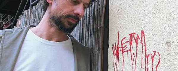 Jan Cvitkovič: “ Družina je mogoče  moja podzavestna rana. Ko sem odraščal, očeta ni bilo zraven,  in mogoče to zdaj udarja iz podzavesti.” 