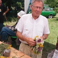 Golub Radovanović se že vse življenje posveča tudi etnologiji in ohranjanju kulturne dediščine. V svojem mlinu melje na tradicionalni način, pri pletenju cvetličnih vencev pa je neprekosljiv  mojster.