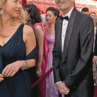 Steve Jobs zasebno,   na eni redkih fotografij s soprogo Laurene Powell na lanski podelitvi oskarjev