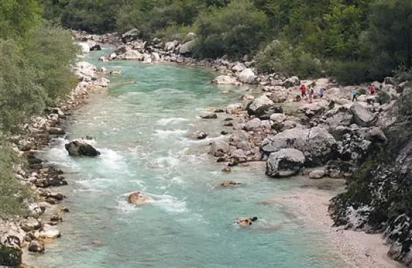 Soča od izvira do mostarskega jezera mora ostati “nedotakljiva”,  poudarjajo  župani