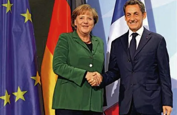  Nemška kanclerka Angela Merkel in francoski predsednik Nicolas Sarkozy sta danes v Berlinu usklajevala predloge glede rešitev evroobmočja. Foto: Reuters
