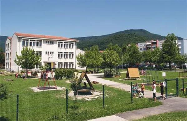 Po četrt stoletja bodo ob šoli  zgradili tudi telovadnico