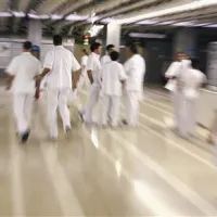 Sistemski ukrepi bodo morali poseči tudi v kolektivne pogodbe zdravnikov 