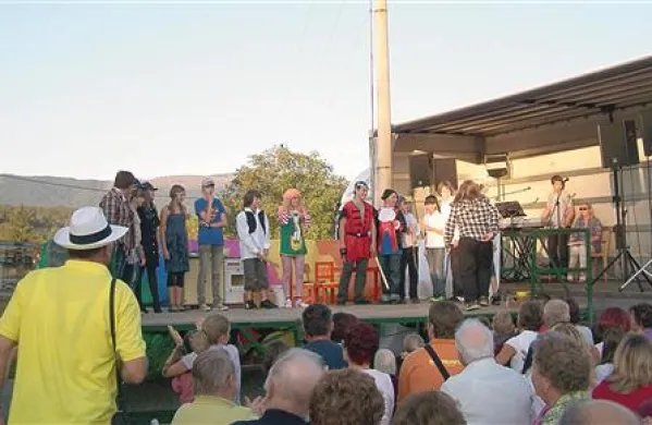 Va&scaron;ki praznik je popestril tudi obisk Pike Nogavičke