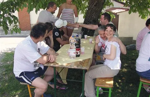 Piknik s prostovoljci Dru&scaron;tva Vezi