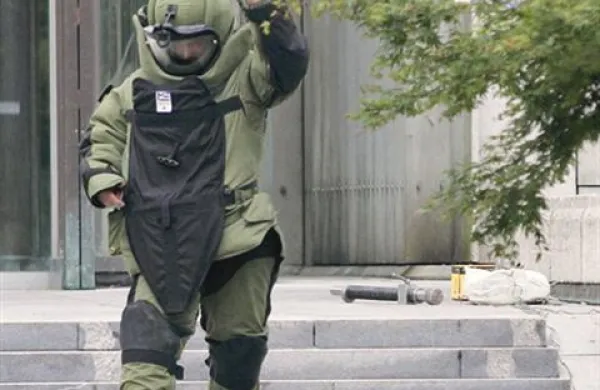 Bombni preplah na celjski občini, ki je bil danes okrog 12.30 sprožen na podlagi telefonskega klica, je bil lažen. Fotografija je simbolična.