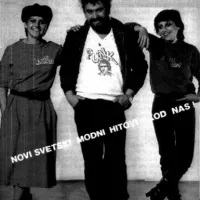 Hrvaška reklama za pank outfit, objavljena v Đzuboksu 1979. Na majici bradatega možakarja ni upodobljen niče drug kot Pero Lovšin.