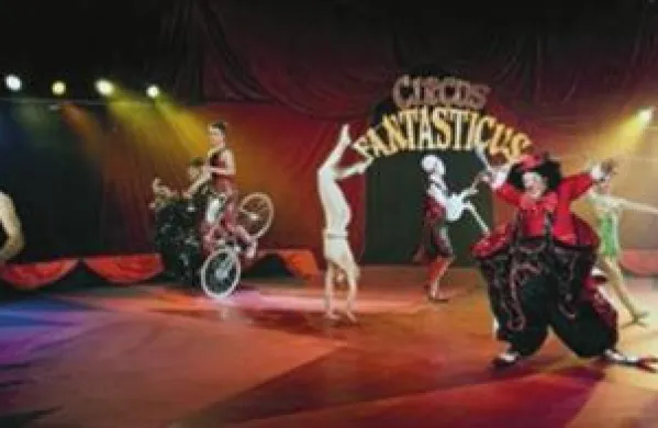Prizor iz filma Circus Fantasticus