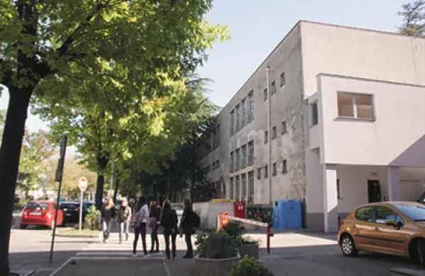 Gimnazijo bi lahko že dograjevali in obnavljali, a država še ni prispevala denarja