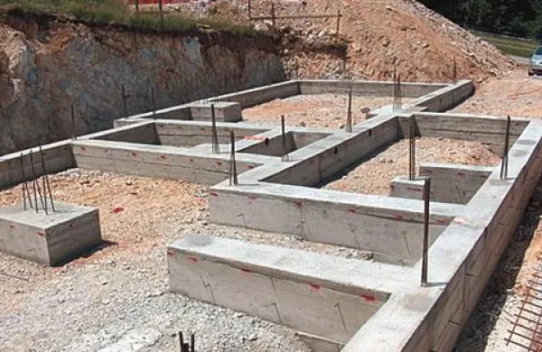 Vrednost gradbenih del na stavbah je bila v letošnjih prvih osmih mesecih za kar dobrih 42 odstotkov nižja kot v enakem obdobju lani