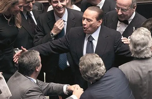 Berlusconi vnovič dobil zaupnico