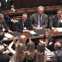Berlusconi vnovič dobil zaupnico