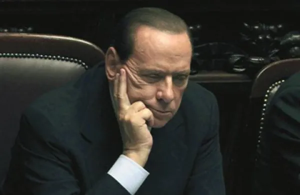 Italijanski premier Silvio Berlusconi bo danes med poslanci iskal zaupnico vladi.
