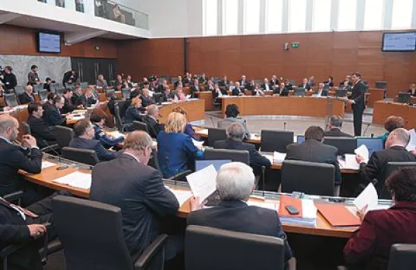Predsednik države Danilo Türk bo v petek razpustil parlament