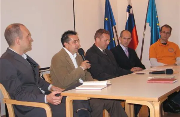 Ponatis Umnega kletarstva so predstavili  (z leve): Uroš Ahačič, Viljem Gombač, Ivan Simčič, Boštjan Zidar in Matevž Tomažič
