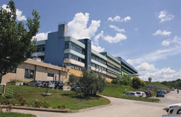 Svet izolske bolni&scaron;nice: varčevanje in parkirnina