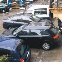 .... niti prebivalci do vhodnih vrat v svoje domove