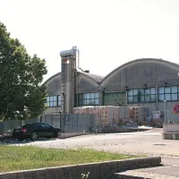 Zaposleni v družbi Alukomen Holding so dobili julijske plače, v Alukomnu pa še ne