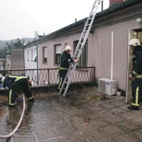 Čiščenje  zamašenega odtoka za meteorne vode  na terasi v Novi Gorici 