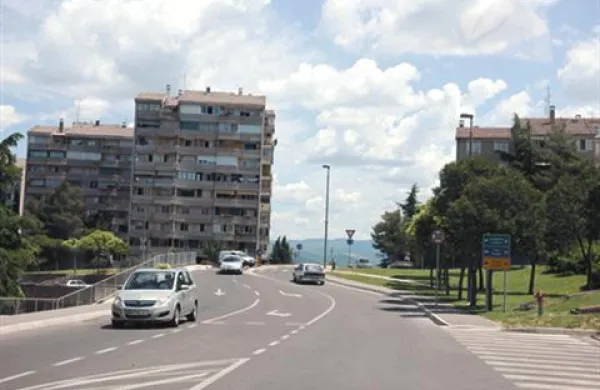 Včeraj se je na Markovcu zgodila prometna nesreča, v kateri se je ena oseba huje poškodovala