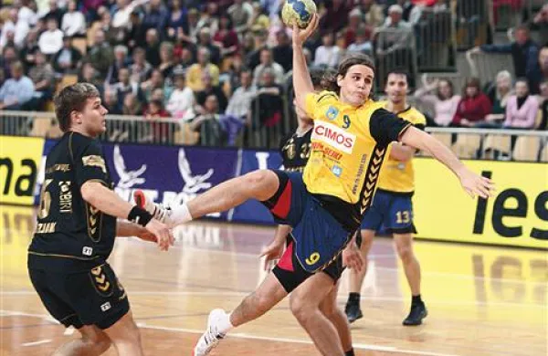 Dean Bombač odlično povezuje igro svojega moštva