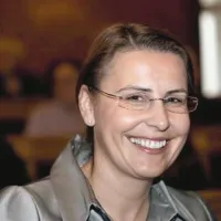 Dr. Nike Kocijančič Pokorn 