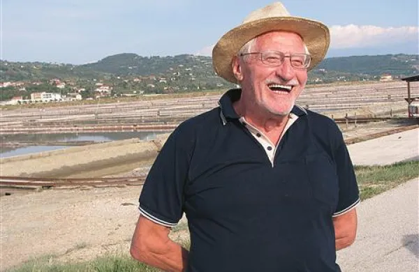 Tone Pavček na Sečoveljskih solinah leta 2008