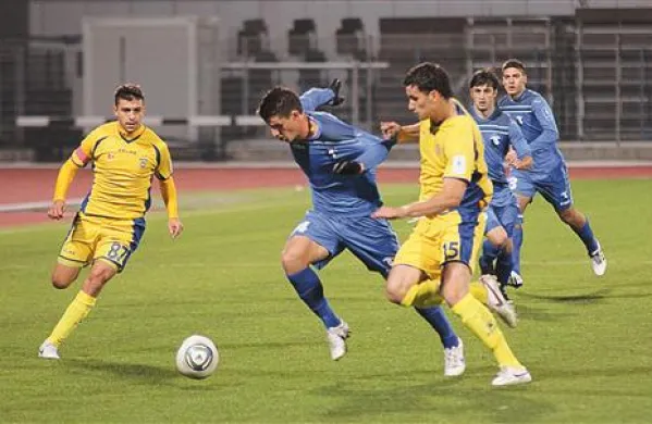 Novogoričani bodo za napredovanje v polfinale pokala potrebovali tudi večji napadalni  učinek Vita Pluta (na fotografiji v ospredju v modrem dresu) 