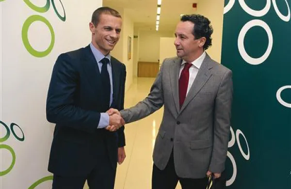 Vsaj dve leti naj bi sodelovala: predsednik NZS Aleksander Čeferin (levo) in novi nogometni selektor Slaviša Stojanović
