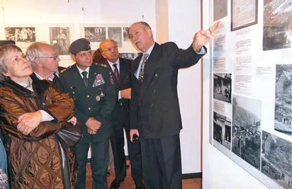Željko Cimprič pripoveduje o nemoralnosti vojne in  humanosti pri oskrbi ranjencev