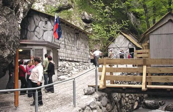 Priprave upravljalskega načrta za Franjo, medtem na novo zgrajeno, imajo desetletno brado