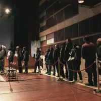 Pred Simoncellijevo krsto so se vile dolge vrste.