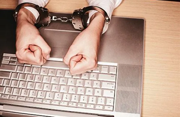 Mariborski kriminalisti naj bi pridržali zloglasnega mariborskega hekerja