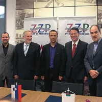 Na fotografiji: podpredsednik SMS Uroš Brežan, predsednik ZZP Pavle Gregorčič, predsednik SMS Darko Krajnc, generalni tajnik ZZP Aleksander Lemut in predsednik sveta stranke ZZP Oton Mozetič