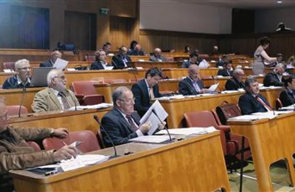 Državni svetniki so z zadnjim sprejemom vetov na pet zakonov prilili olja na ogenj pobudam, da bi  državni svet ukinili