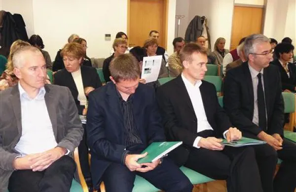 Mladi direktorji posoških podjetij opozarjajo na kadrovske zadrege