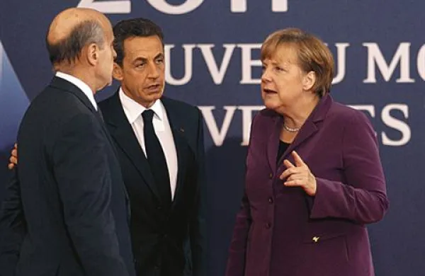 Angela Merkel od Grčije pričakuje  jasna pojasnila o implementaciji  ukrepov, o katerih so se dogovorili na vrhu v Bruslju  