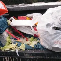  V nekaterih zahodnih  državah ustvarijo skoraj še enkrat toliko gospodinjskih odpadkov kot v Sloveniji 