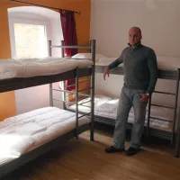 Sanel Bilas pravi, da imajo v hostlu na voljo 30 ležišč 