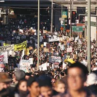 Protestniki med splošno stavko Okupirajmo Oakland