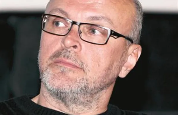 Pisatelj in scenarist Miha Mazzini je prejel ameriško literarno nagrado pushcart za kratko zgodbo z naslovom That Winter, ki je bila objavljena v reviji Ecotone