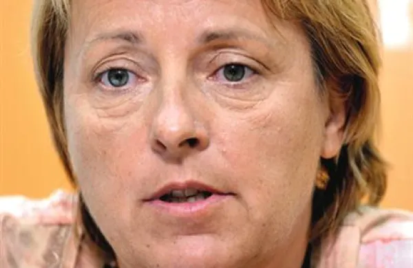 Cveta Zalokar Oražem: “Še vedno je bolje biti kritičen, misliti s svojo glavo in biti skeptičen, kot smo nekateri, kot pa biti eden od tistih poslancev,  ki so zvesti, poslušni, vdani vojaki svojih strank” 