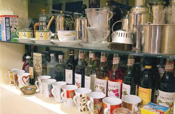 Odvisnost od alkohola pesti moške in ženske vseh starosti