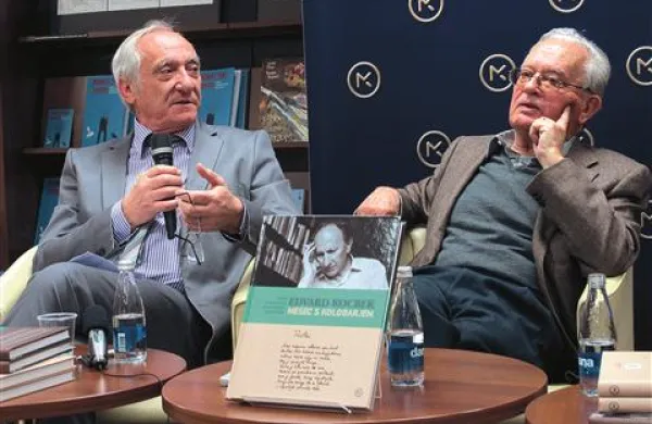 Dr. Mihael Glavan in dr. Boris Paternu v družbi svojega skupnega dela