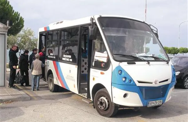 Potniki, predvsem Pirančani, imajo kopico pripomb na račun avtobusa, ki vozi  med Fornačami in mestom  